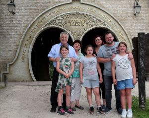 11-07-2016 SHOWBIZZ; FRANS EN MARLOES DUIJTS 12.5 JAAR GETROUWD. Het huwelijksfeest werd gevierd in de Efteling.Met familie en vrienden werd 3 dagen feest gevierd tussen allerlei attractie s en gezelligheid.
foto: Albert den Iseger