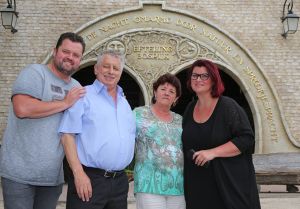 11-07-2016 SHOWBIZZ; FRANS EN MARLOES DUIJTS 12.5 JAAR GETROUWD. Het huwelijksfeest werd gevierd in de Efteling.Met familie en vrienden werd 3 dagen feest gevierd tussen allerlei attractie s en gezelligheid.
foto: Albert den Iseger