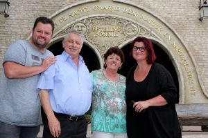 11-07-2016 SHOWBIZZ; FRANS EN MARLOES DUIJTS 12.5 JAAR GETROUWD. Het huwelijksfeest werd gevierd in de Efteling.Met familie en vrienden werd 3 dagen feest gevierd tussen allerlei attractie s en gezelligheid.
foto: Albert den Iseger