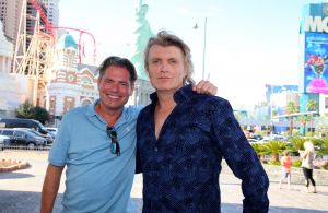 29-07-2019 SHOWBIZZ; PREMIERE VAN NIEUWE SHOW HANS KLOK IN LAS VEGAS.
De PR machines draaien op volle toeren, het theater is klaar en de eerste show was klaar en uitverkocht. De kop is er vanaf voor Hans, nu 48 weken lang draait hij elke dag 1 show en dan even 5 weken op vakantie.
exclusieve foto: Albert den Iseger