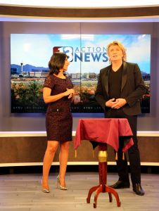 29-07-2019 SHOWBIZZ; PREMIERE VAN NIEUWE SHOW HANS KLOK IN LAS VEGAS.
De PR machines draaien op volle toeren, het theater is klaar en de eerste show was klaar en uitverkocht. De kop is er vanaf voor Hans, nu 48 weken lang draait hij elke dag 1 show en dan even 5 weken op vakantie.
exclusieve foto: Albert den Iseger