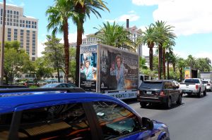 29-07-2019 SHOWBIZZ; PREMIERE VAN NIEUWE SHOW HANS KLOK IN LAS VEGAS.
De PR machines draaien op volle toeren, het theater is klaar en de eerste show was klaar en uitverkocht. De kop is er vanaf voor Hans, nu 48 weken lang draait hij elke dag 1 show en dan even 5 weken op vakantie.
exclusieve foto: Albert den Iseger