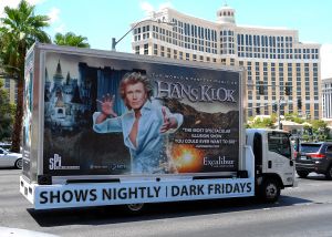 29-07-2019 SHOWBIZZ; PREMIERE VAN NIEUWE SHOW HANS KLOK IN LAS VEGAS.
De PR machines draaien op volle toeren, het theater is klaar en de eerste show was klaar en uitverkocht. De kop is er vanaf voor Hans, nu 48 weken lang draait hij elke dag 1 show en dan even 5 weken op vakantie.
exclusieve foto: Albert den Iseger