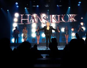 29-07-2019 SHOWBIZZ; PREMIERE VAN NIEUWE SHOW HANS KLOK IN LAS VEGAS.
De PR machines draaien op volle toeren, het theater is klaar en de eerste show was klaar en uitverkocht. De kop is er vanaf voor Hans, nu 48 weken lang draait hij elke dag 1 show en dan even 5 weken op vakantie.
exclusieve foto: Albert den Iseger