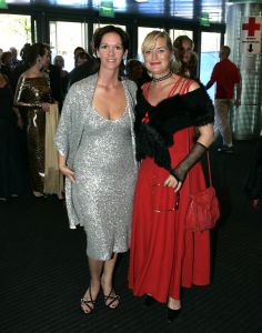 18-06-2005 SHOWBIZZ; AIDS FONDS GALA TE AMSTERDAM.
In de Heineken hal te Amsterdam waren meer dan 1200 mensen aanwezig om deel te nemen aan het Amsterdam Diner t.b.v. het aids fonds.
Foto; Albert den Iseger