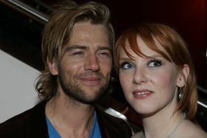 07-06-2005 SHOWBIZZ: JOHN KRAAIJKAMP MUSICAL AWARDS GALA 2005 Winnaars waren Vera Mann -Veerle Baetens-Stanley Burleson-David Verbeeck- Chantal Janzen-Lieneke Le Roux-Erik Brrey-Michele Tesoro- Niek Kortekaas-Paul Eenens en Dick Hauser-Jamai Loman en Jos Brink en Fank Sander.
Het was weer een waar spectacle en men was in grote getale komen opdraven in prachtige gala kleding.Jos Brink en Frank Sanders  kregen hun Cubus Oevre Award 2005. Al met al weer een zeer geslaagd feest.
Foto: Albert den Iseger