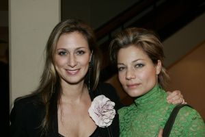 23-01-2005 SHOWBIZZ;PREMIERE VAN TONEELSTUK  HAPPY HOUR MET O.A. MARISKA VAN KOLCK - KIKI CLASSEN - SPANT BUSSUM. DIVERSE GASTEN;FABIENNE DE VRIES EN MARILOU LE GRAND
FOTO; ALBERT DEN ISEGER