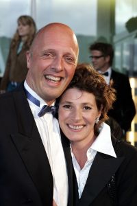 07-06-2005 SHOWBIZZ: JOHN KRAAIJKAMP MUSICAL AWARDS GALA 2005 Winnaars waren Vera Mann -Veerle Baetens-Stanley Burleson-David Verbeeck- Chantal Janzen-Lieneke Le Roux-Erik Brrey-Michele Tesoro- Niek Kortekaas-Paul Eenens en Dick Hauser-Jamai Loman en Jos Brink en Fank Sander.
Het was weer een waar spectacle en men was in grote getale komen opdraven in prachtige gala kleding.Jos Brink en Frank Sanders kregen hun Cubus Oevre Award 2005. Al met al weer een zeer geslaagd feest.
Foto: Albert den Iseger

