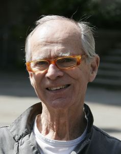 02-06-2005 SHOWBIZZ; HENK VAN ULSEN  STILL GOING STRONG. Henk van Ulsen het monument van de Nederlandse Theaterwereld geniet nog elke dag van zijn mooie Amsterdam, Henk geboren in 1927 te  Kampen is nog steeds  actief als schrijver.
Foto: Albert den Iseger 