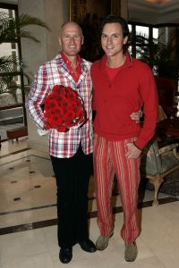 12-06-2005 SHOWBIZZ; JAAP LIETHOF VIERT ZIJN VERJAARDAG IN HOTELS VAN ORANJE TE NOORDWIJK.Vele bekende Nederlanders waren gekomen in dress code black en red om samen met Jaap het feest van zijn verjaardag te vieren.
Foto;Albert den Iseger