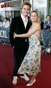07-06-2005 SHOWBIZZ: JOHN KRAAIJKAMP MUSICAL AWARDS GALA 2005 Winnaars waren Vera Mann -Veerle Baetens-Stanley Burleson-David Verbeeck- Chantal Janzen-Lieneke Le Roux-Erik Brrey-Michele Tesoro- Niek Kortekaas-Paul Eenens en Dick Hauser-Jamai Loman en Jos Brink en Fank Sander.
Het was weer een waar spectacle en men was in grote getale komen opdraven in prachtige gala kleding.Jos Brink en Frank Sanders  kregen hun Cubus Oevre Award 2005. Al met al weer een zeer geslaagd feest.
Foto: Albert den Iseger