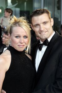 07-06-2005 SHOWBIZZ: JOHN KRAAIJKAMP MUSICAL AWARDS GALA 2005 Winnaars waren Vera Mann -Veerle Baetens-Stanley Burleson-David Verbeeck- Chantal Janzen-Lieneke Le Roux-Erik Brrey-Michele Tesoro- Niek Kortekaas-Paul Eenens en Dick Hauser-Jamai Loman en Jos Brink en Fank Sander.
Het was weer een waar spectacle en men was in grote getale komen opdraven in prachtige gala kleding.Jos Brink en Frank Sanders kregen hun Cubus Oevre Award 2005. Al met al weer een zeer geslaagd feest.
Foto: Albert den Iseger

