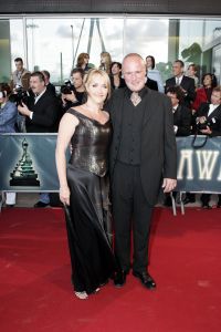 07-06-2005 SHOWBIZZ: JOHN KRAAIJKAMP MUSICAL AWARDS GALA 2005 Winnaars waren Vera Mann -Veerle Baetens-Stanley Burleson-David Verbeeck- Chantal Janzen-Lieneke Le Roux-Erik Brrey-Michele Tesoro- Niek Kortekaas-Paul Eenens en Dick Hauser-Jamai Loman en Jos Brink en Fank Sander.
Het was weer een waar spectacle en men was in grote getale komen opdraven in prachtige gala kleding.Jos Brink en Frank Sanders kregen hun Cubus Oevre Award 2005. Al met al weer een zeer geslaagd feest.
Foto: Albert den Iseger

