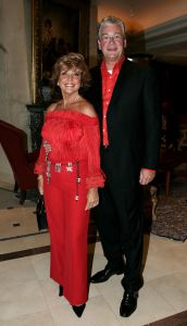 12-06-2005 SHOWBIZZ; JAAP LIETHOF VIERT ZIJN VERJAARDAG IN HOTELS VAN ORANJE TE NOORDWIJK.Vele bekende Nederlanders waren gekomen in dress code black en red om samen met Jaap het feest van zijn verjaardag te vieren.
Foto;Albert den Iseger