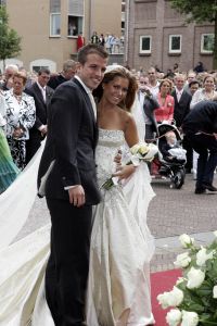 10-06-2005 SHOWBIZZ; DROOMHUWELIJK SILVIE MEIS EN RAFAEL V.D.VAART. In Heemskerk trouwden het paar in de kerk en in Chateau Marquette  te Heemskerk.
foto; Albert den Iseger.