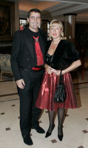 12-06-2005 SHOWBIZZ; JAAP LIETHOF VIERT ZIJN VERJAARDAG IN HOTELS VAN ORANJE TE NOORDWIJK.Vele bekende Nederlanders waren gekomen in dress code black en red om samen met Jaap het feest van zijn verjaardag te vieren.
Foto;Albert den Iseger