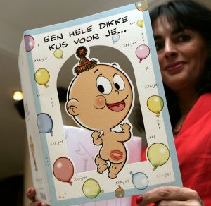 12-06-2005 SHOWBIZZ; JAAP LIETHOF VIERT ZIJN VERJAARDAG IN HOTELS VAN ORANJE TE NOORDWIJK.Vele bekende Nederlanders waren gekomen in dress code black en red om samen met Jaap het feest van zijn verjaardag te vieren.
Foto;Albert den Iseger