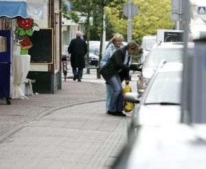 07-06-2006 SHOWBIZZ; CAROLINE TENSEN EN PETER GALLAS WEER DE BESTE VRIENDJES. Caroline en Peter zijn weer samen, doen samen de boodschapjes en gaan regelmatig weer met elkaar uit eten in de Gooise trendy clubs en restaurants.Het is weer als vanouds met Caroline en Peter.
foto: Albert den Iseger