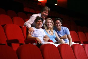 28-06-2006 SHOWBIZZ; 15 JULI OPENT MAGIC PALACE DE DEUREN MAAR ZONDER HANS IN DE SHOW. Hans wordt de directeur en begeleider van het totale project in Torremolinos.
De dagelijkse show van 1.5 uur word nu in zijn geheel ingevuld door Renzo, Oscar, Mara en Stefan Kazan. Het hele verhaal deze week met foto\'s uit Torremolinos in de Prive.
foto: Albert den Iseger.