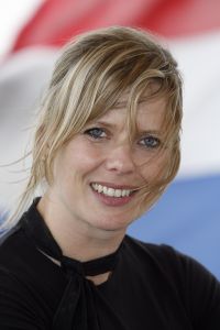 06-06-2007 SHOWBIZZ: BABETTE VAN VEEN HEEFT EEN NIEUWE ROL NAMELIJK HUWELIJKSPLANNER. Babette heeft haar carriere een andere wending gegeven. Op dit moment timmert zij flink aan de weg als huwelijksplaaner.
foto: Albert den Iseger