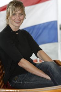 06-06-2007 SHOWBIZZ: BABETTE VAN VEEN HEEFT EEN NIEUWE ROL NAMELIJK HUWELIJKSPLANNER. Babette heeft haar carriere een andere wending gegeven. Op dit moment timmert zij flink aan de weg als huwelijksplaaner.
foto: Albert den Iseger