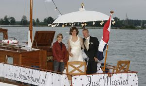 06-06-2007 SHOWBIZZ: BABETTE VAN VEEN HEEFT EEN NIEUWE ROL NAMELIJK HUWELIJKSPLANNER. Babette heeft haar carriere een andere wending gegeven. Op dit moment timmert zij flink aan de weg als huwelijksplaaner.
foto: Albert den Iseger