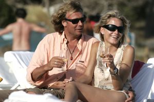 28-06-2007 SHOWBIZZ; HANS KRAAY JR. NU WIL IK WEL EEN KIND MET SOFIE. Een half jaar geleden was het onderwerp kinderen onbespreekbaar voor de SBS presentator. Maar nu tijdens hun vakantie op het prachtige eiland Ibiza is Hans helemaal om. Lees het romantische verhaal in uw weekblad Prive. Wij waren exclusief op bezoek bij Hans en Sofie en genoten van hun verhaal en gastvrijheid op een zon overgoten Ibiza.
foto: Albert den Iseger.