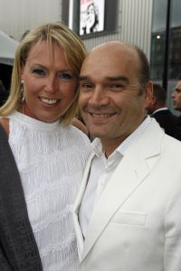 23-06-2007 SHOWBIZZ; AMSTERDAM DINER ALWEER VOOR DE VIJFTIENDE KEER EEN TOP GALA FEEST. Alles en iedereen ontmoete elkaar weer op dit Gala feest voor het goede doel namelijk bestrijding en begeleiding van Aids in Afrika. Artiesten - Politiek - Zakenwereld - Koninklijk Huis en soapies iedereen genoot van deze heerlijke avond vol met muziek, eten en drinken en dat allemaal voor het goede doel.
foto: Albert den Iseger.