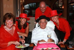 26-06-2008 SHOWBIZZ; GERRIT VAN DER VALK VIERT ZIJN TACHTIGSTE VERJAARDAG IN MARBELLA. Ik blijf voorlopig nog even op de wereld want Petrus heeft de sleutel weggegooid, zo vertelde Ome Gerrit in zijn prachtige huis in Marbella waar hij met veel familie leden zijn tachtigste verjaardag vierde. een pracht van een feest met veel van zijn achter kleinkinderen, kinderen en aanhang. Het was een echt Valken feest met Spaanse muziek en dans. Ome Gerrit genoot van de opzwepende spaanse klanken en van zijn vele kleinkinderen.
foto: Albert den Iseger.