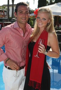 26-06-2008 SHOWBIZZ; GERRIT VAN DER VALK VIERT ZIJN TACHTIGSTE VERJAARDAG IN MARBELLA. Ik blijf voorlopig nog even op de wereld want Petrus heeft de sleutel weggegooid, zo vertelde Ome Gerrit in zijn prachtige huis in Marbella waar hij met veel familie leden zijn tachtigste verjaardag vierde. een pracht van een feest met veel van zijn achter kleinkinderen, kinderen en aanhang. Het was een echt Valken feest met Spaanse muziek en dans. Ome Gerrit genoot van de opzwepende spaanse klanken en van zijn vele kleinkinderen.
foto: Albert den Iseger.