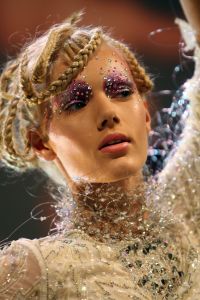 21-05-2009 SHOWBIZZ; COIFFURE AWARD 2009 EEN GALA EVENT IN DE AMSTERDAMSE RAI ELICIUM. 
Een pracht van een evenement dat georganiseerd wederom door het Vakmagazine Coiffure en Schwarzkopf Proffessional. Vele bekende waren weer komen opdraven om waarschijnlijk de goed gevulde goodybag op het eind van de avond weer mee naar huis toe te nemen. Gerard Joling ronde de avond af met spetterend optreden en vele kappers en kapsters gingen beladen met Awards na deze spannende avond richting huis. 
foto: Albert den Iseger
