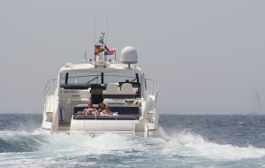 25-06-2009 SHOWBIZZ; RAFAEL EN SYLVIE VAN DER VAART GENIETEN VAN ELKAAR OP OVERHEERLIJK IBIZA. Deze week in weekblad Prive een exclusief interview met Rafael en Sylvie van der Vaart op Ibiza. Wij vaarden met hun met naar het eiland Formentera en genoten van hun verliefdheid aan boord van een geweldig jacht.Deze week het exclusieve verhaal en exclusieve foto-s  in weekblad Prive.
Foto: Albert den Iseger.
Downloads van de  exclusieve foto-s alleen met toestemming van A.den Iseger.
