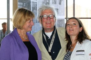 16-06-2010 SHOWBIZZ; TENTOONSTELLING VAN PRIVE SPULLEN VAN JOSINE VAN DALSUM IN ZAANDAM. Op de verjaardag van Josine 14 juli a.s. worden haar spullen per opbod verkocht. De opbrengst van deze veiling gaat naar het goede doel de KWF. Tot 14 Juli kan iedereen een kijkje nemen in het prive leven van de inmiddels overleden actrice. Vele knuffels,speeldozen en kleding is aanwezig.Een indrukwekkende tentoonstelling in de oude Bruynzeel fabrieken. Aram en zijn partner Kim Bruinsma en hun 6 weken oude zoon Reza waren aanwezig tijdens de opening van de tentoonstelling. John v.d.Rest had het er duidelijk moeilijk mee dat zijn halve  huis interieur hier lag tentoongesteld en niet meer terug komt in zijn huis.
foto: Albert den Iseger