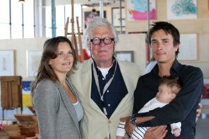 16-06-2010 SHOWBIZZ; TENTOONSTELLING VAN PRIVE SPULLEN VAN JOSINE VAN DALSUM IN ZAANDAM. Op de verjaardag van Josine 14 juli a.s. worden haar spullen per opbod verkocht. De opbrengst van deze veiling gaat naar het goede doel de KWF. Tot 14 Juli kan iedereen een kijkje nemen in het prive leven van de inmiddels overleden actrice. Vele knuffels,speeldozen en kleding is aanwezig.Een indrukwekkende tentoonstelling in de oude Bruynzeel fabrieken. Aram en zijn partner Kim Bruinsma en hun 6 weken oude zoon Reza waren aanwezig tijdens de opening van de tentoonstelling. John v.d.Rest had het er duidelijk moeilijk mee dat zijn halve  huis interieur hier lag tentoongesteld en niet meer terug komt in zijn huis.
foto: Albert den Iseger