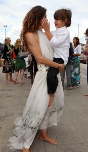 04-06-2011 SHOWBIZZ; ROBINE VAN DER MEER EN MARK VAN LOO BELOOFDEN STRALEND EEUWIGE TROUW AAN ELKAAR OP ZONNIG IBIZA. Natuurlijk was weekblad Prive erbij.
foto: Albert den Iseger.