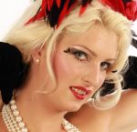 08-06-2011 ONDERWIJS: EXAMEN VISAGIE 2011 OP HAARLEMSE AKADEMIE WEER GROOT SUCCES VOOR LEERLINGEN. 100% van de leerlingen waren geslaagd voor VISAGIE opleiding 2010/2011. De laatste Visagie examenopdracht was er een van styling en make up.
foto: Albert den Iseger.
