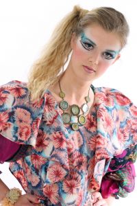 06-06-2012 ONDERWIJS; VISAGIE OPLEIDING VAN HAARLEMSE AKADEMIE WEER GROOT SUCCES. De examen opdracht was dit jaar Mathilde Willink uitbeelden. Veel van de cusrsisten hadden zich verdiept in wat voor make up Mathilde gebruikte en hoe ze het aanbracht.
Op het einde van de dag hoorde iedereen dat ze geslaagd waren en dat de Show-Theater wereld stond te wachten op een nieuwe lichting Visagisten.
foto: Albert den Iseger