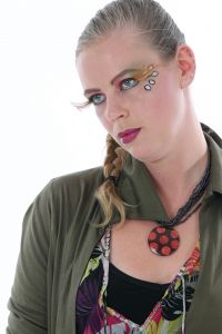 06-06-2012 ONDERWIJS; VISAGIE OPLEIDING VAN HAARLEMSE AKADEMIE WEER GROOT SUCCES. De examen opdracht was dit jaar Mathilde Willink uitbeelden. Veel van de cusrsisten hadden zich verdiept in wat voor make up Mathilde gebruikte en hoe ze het aanbracht.
Op het einde van de dag hoorde iedereen dat ze geslaagd waren en dat de Show-Theater wereld stond te wachten op een nieuwe lichting Visagisten.
foto: Albert den Iseger