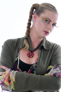 06-06-2012 ONDERWIJS; VISAGIE OPLEIDING VAN HAARLEMSE AKADEMIE WEER GROOT SUCCES. De examen opdracht was dit jaar Mathilde Willink uitbeelden. Veel van de cusrsisten hadden zich verdiept in wat voor make up Mathilde gebruikte en hoe ze het aanbracht.
Op het einde van de dag hoorde iedereen dat ze geslaagd waren en dat de Show-Theater wereld stond te wachten op een nieuwe lichting Visagisten.
foto: Albert den Iseger