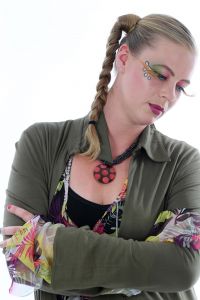 06-06-2012 ONDERWIJS; VISAGIE OPLEIDING VAN HAARLEMSE AKADEMIE WEER GROOT SUCCES. De examen opdracht was dit jaar Mathilde Willink uitbeelden. Veel van de cusrsisten hadden zich verdiept in wat voor make up Mathilde gebruikte en hoe ze het aanbracht.
Op het einde van de dag hoorde iedereen dat ze geslaagd waren en dat de Show-Theater wereld stond te wachten op een nieuwe lichting Visagisten.
foto: Albert den Iseger