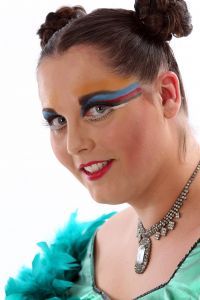 06-06-2012 ONDERWIJS; VISAGIE OPLEIDING VAN HAARLEMSE AKADEMIE WEER GROOT SUCCES. De examen opdracht was dit jaar Mathilde Willink uitbeelden. Veel van de cusrsisten hadden zich verdiept in wat voor make up Mathilde gebruikte en hoe ze het aanbracht.
Op het einde van de dag hoorde iedereen dat ze geslaagd waren en dat de Show-Theater wereld stond te wachten op een nieuwe lichting Visagisten.
foto: Albert den Iseger