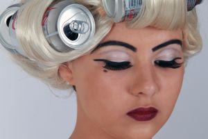 14-06-2013 ONDERWIJS: HAARLEMSE AKADEMIE IN BAN VAN LADY GAGA. Het was weer erg druk, kleurig en vooral veel make up. De VISAGIE examen opdracht was dit jaar Lady GaGa. De leerlingen hadden erg hun best gedaan om hun modellen op te maken en te kleden als lady GaGa. Na een lange dag bleek dat alle leerlingen waren geslaagd met mooie cijfers. De Haarlemse Akademie is wederom een van Nederlands beste opleidings instituten gebleken. 
foto: Albert den Iseger
