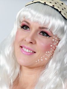 14-06-2013 ONDERWIJS: HAARLEMSE AKADEMIE IN BAN VAN LADY GAGA. Het was weer erg druk, kleurig en vooral veel make up. De VISAGIE examen opdracht was dit jaar Lady GaGa. De leerlingen hadden erg hun best gedaan om hun modellen op te maken en te kleden als lady GaGa. Na een lange dag bleek dat alle leerlingen waren geslaagd met mooie cijfers. De Haarlemse Akademie is wederom een van Nederlands beste opleidings instituten gebleken. 
foto: Albert den Iseger
