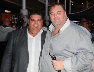 11-06-2014 SHOWBIZZ; TROS MUZIEKFEEST OP HET PLEIN IN AMSTELVEEN. Het was een grote verrassing voor iedereen dat JOHNNY DE MOL JR. kwam optreden met Jan Smit. Johnny kreeg van Jan na het optreden een Gouden Award uitgereikt voor hun gezamenlijk WK hit.
foto: Albert den Iseger