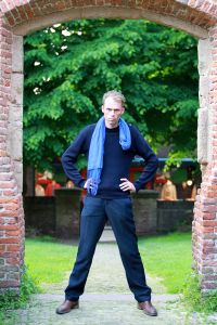 02-06-2014 SHOWBIZZ; FILIP JORDENS SINGS JACQUES BREL IN BERGENSE PILAREN. Precies 50 jaar nadat JACQUES BREL een furieus concert gaf in de BERGENSE PILAREN was het nu de beurt aan zijn vertolker FILIP JORDENS uit Belgie. Onder de noemer BON FROMAGE speelt Filip hetzelfde programma als BREL deed 50 jaar geleden.
foto: Albert den Iseger