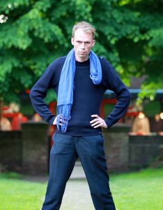 02-06-2014 SHOWBIZZ; FILIP JORDENS SINGS JACQUES BREL IN BERGENSE PILAREN. Precies 50 jaar nadat JACQUES BREL een furieus concert gaf in de BERGENSE PILAREN was het nu de beurt aan zijn vertolker FILIP JORDENS uit Belgie. Onder de noemer BON FROMAGE speelt Filip hetzelfde programma als BREL deed 50 jaar geleden.
foto: Albert den Iseger