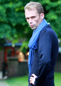 02-06-2014 SHOWBIZZ; FILIP JORDENS SINGS JACQUES BREL IN BERGENSE PILAREN. Precies 50 jaar nadat JACQUES BREL een furieus concert gaf in de BERGENSE PILAREN was het nu de beurt aan zijn vertolker FILIP JORDENS uit Belgie. Onder de noemer BON FROMAGE speelt Filip hetzelfde programma als BREL deed 50 jaar geleden.
foto: Albert den Iseger