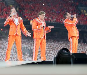 31-05-2014 SHOWBIZZ; TOPPERS MADE IN HOLLAND WEER GROOT SUCCES. Volgend jaar gaan we alles in dollars betalen bij de TOPPERS want het is dan in de ban van LAS VEGAS.
foto: Albert den Iseger