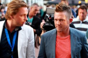 11-06-2014 SHOWBIZZ; TROS MUZIEKFEEST OP HET PLEIN IN AMSTELVEEN. Het was een grote verrassing voor iedereen dat JOHNNY DE MOL JR. kwam optreden met Jan Smit. Johnny kreeg van Jan na het optreden een Gouden Award uitgereikt voor hun gezamenlijk WK hit.
foto: Albert den Iseger