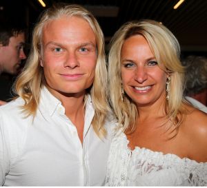 31-05-2014 SHOWBIZZ; TOPPERS MADE IN HOLLAND WEER GROOT SUCCES. Volgend jaar gaan we alles in dollars betalen bij de TOPPERS want het is dan in de ban van LAS VEGAS.
foto: Albert den Iseger